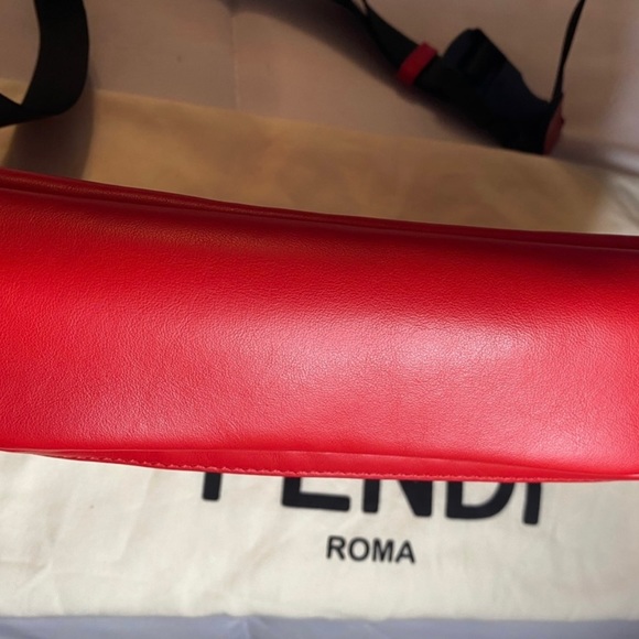 Open to trades this immaculate piece for a Louis Vuitton or something stunning - Picture 4 of 11